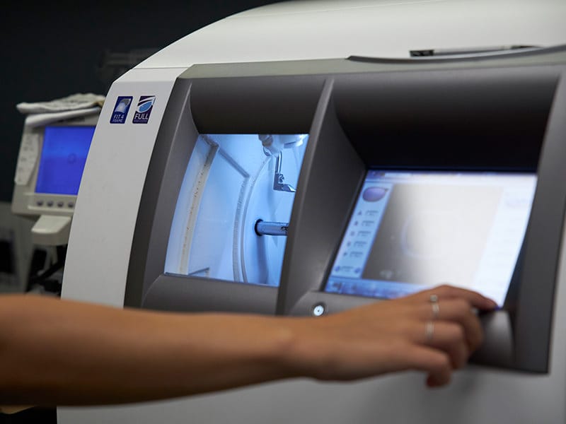 Inslip av glas i egna verkstaden